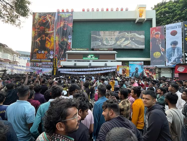vijay thalapathy movie leo released